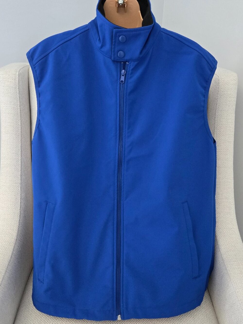 St. Johns Bay Men's L Royal Blue Vest